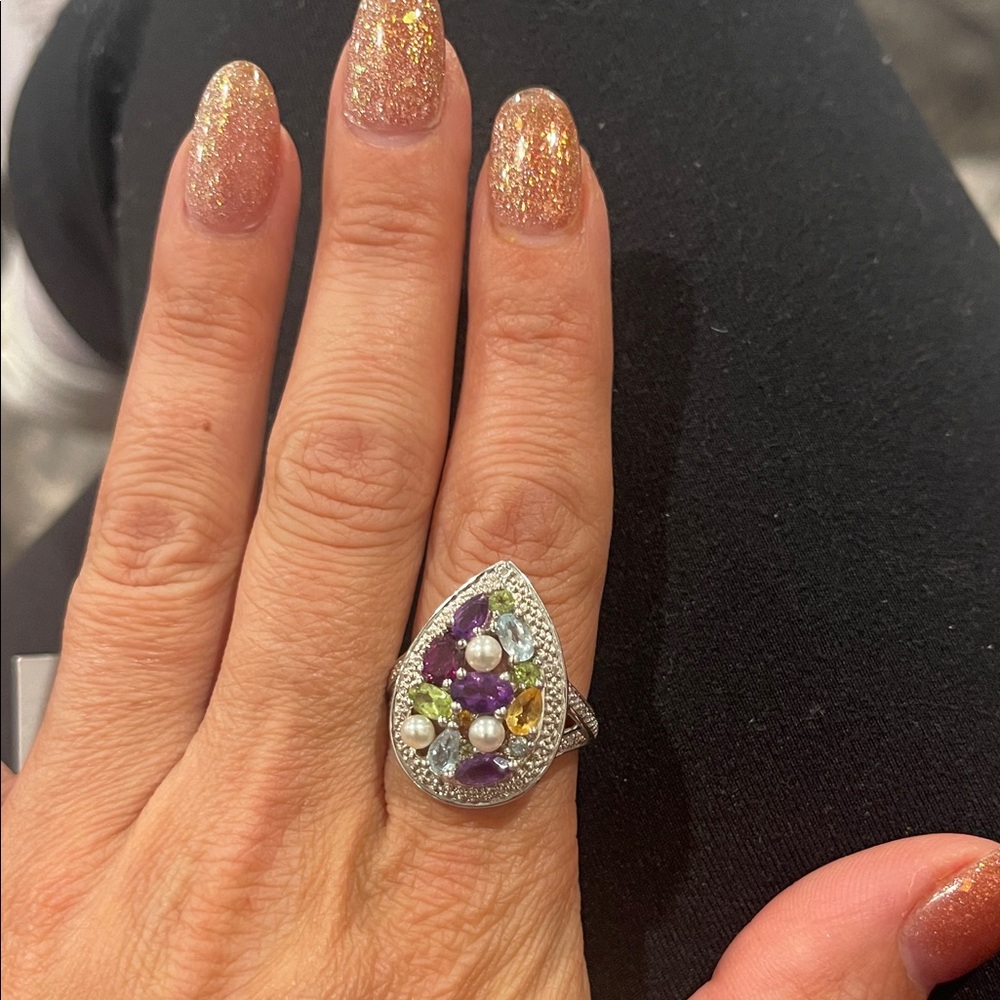 Elegant Silver and Purple Teardrop Ring